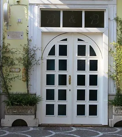Bed & Breakfast Gallery *