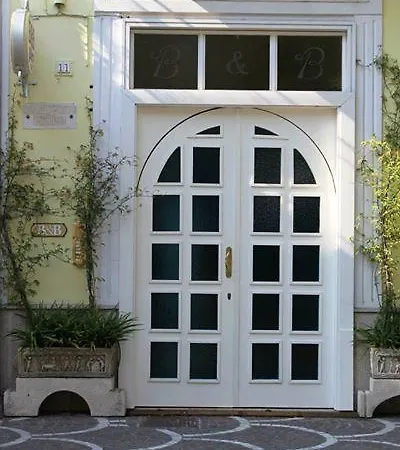 Bed & Breakfast Gallery *